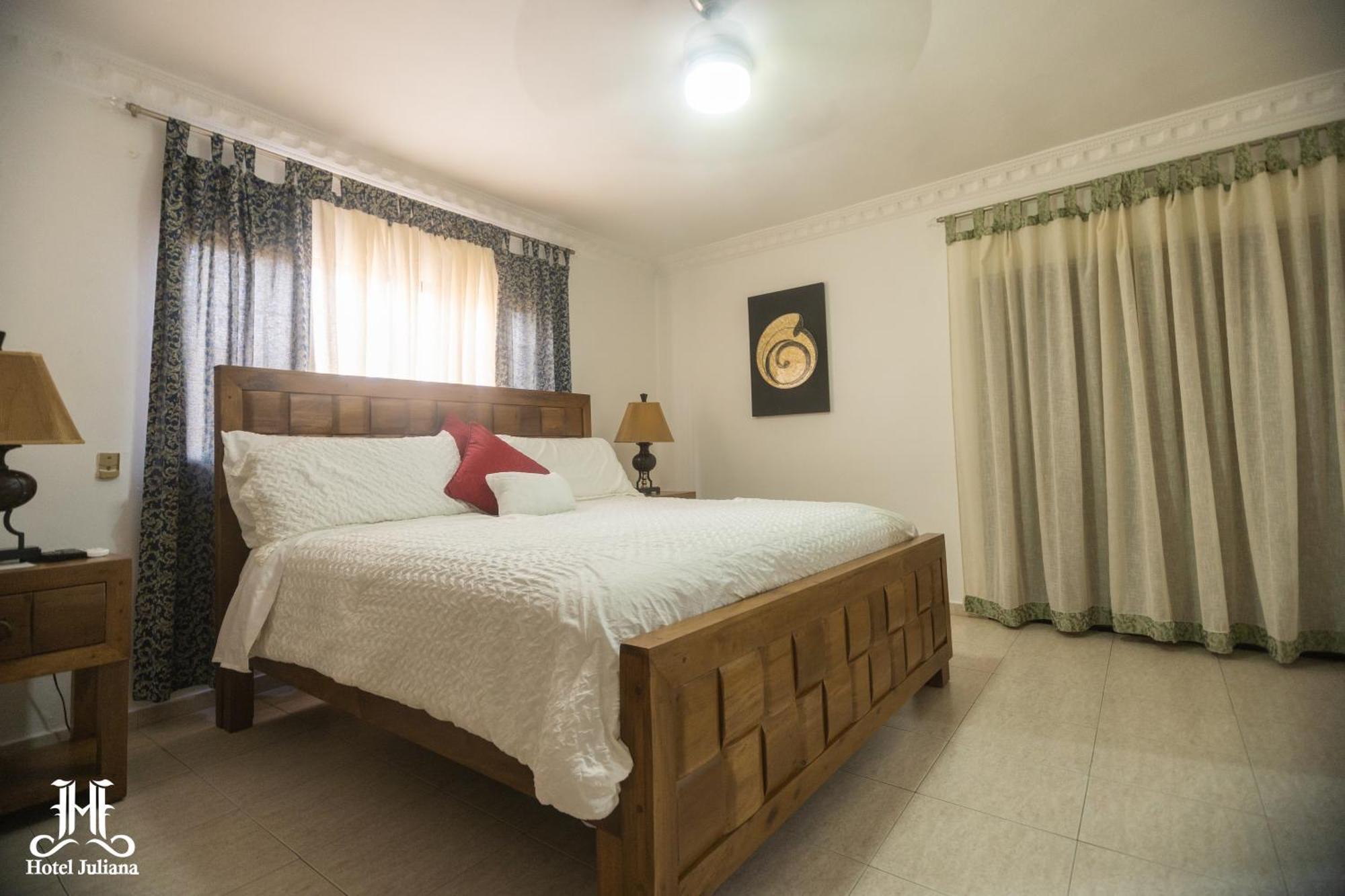 Hotel Juliana นากวา ภายนอก รูปภาพ
